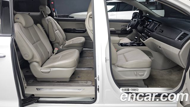 Kia Canival 2019 — photo 10
