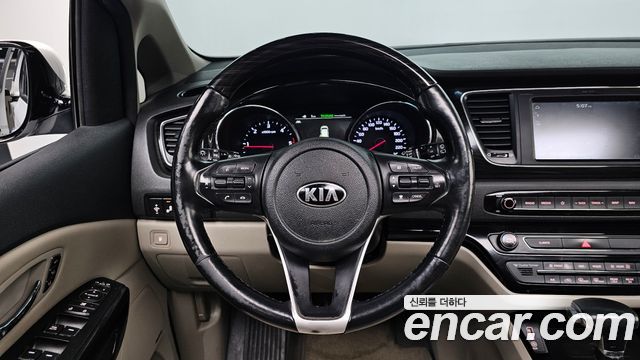 Kia Canival 2019 — photo 12