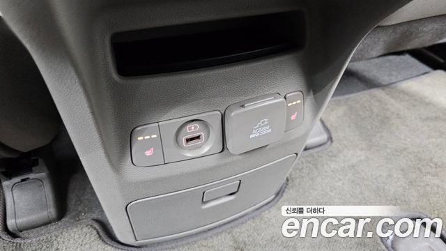 Kia Canival 2019 — photo 17