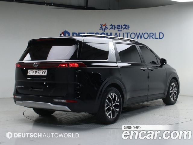 Kia Canival 2021 — photo 3