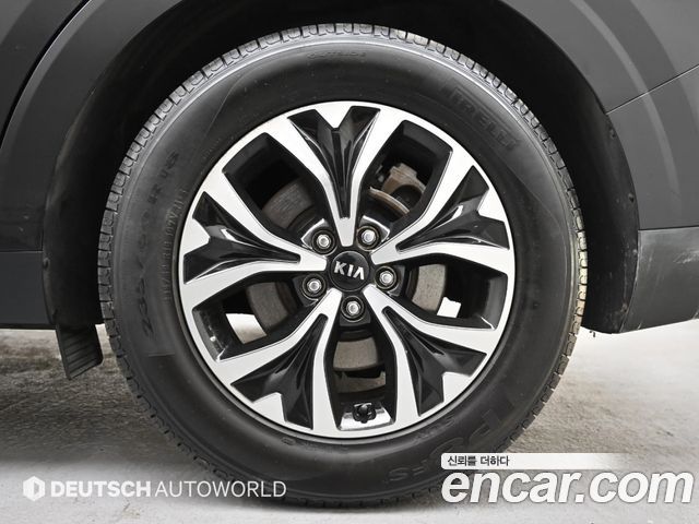 Kia Canival 2021 — photo 19