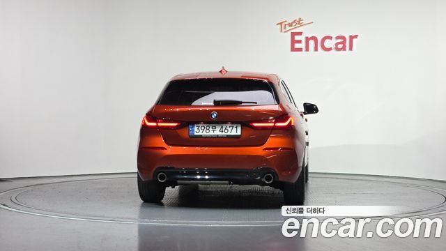BMW 1-Series 2021 — photo 4