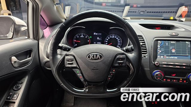 Kia K3 2016 — photo 13