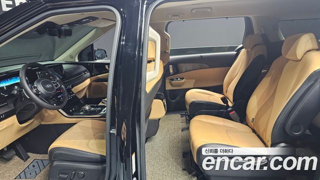 Kia Canival 2021 — photo 16