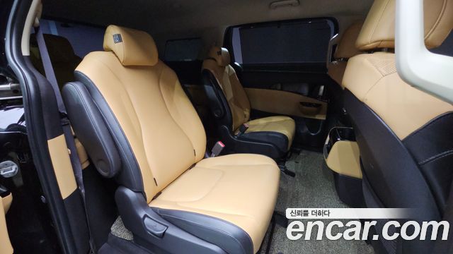Kia Canival 2021 — photo 18