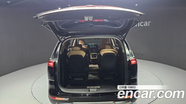 Kia Canival 2021 — photo 20