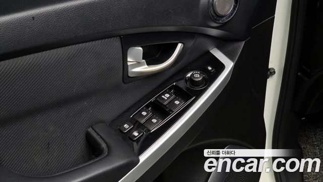 KG Mobility KORANDO 2017 — photo 17