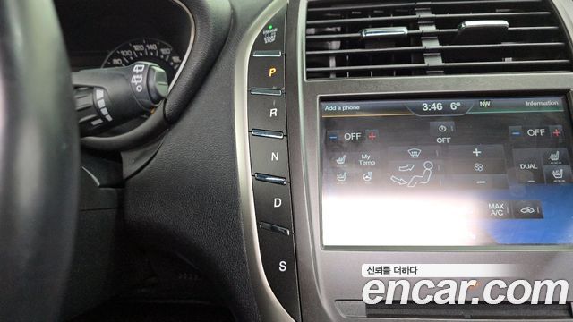 Lincoln MKC 2015 — photo 9