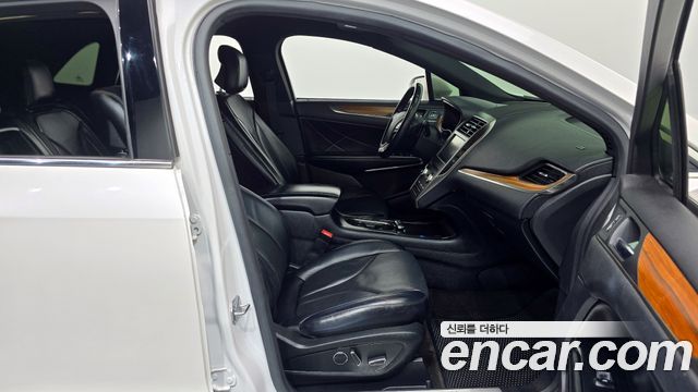 Lincoln MKC 2015 — photo 11
