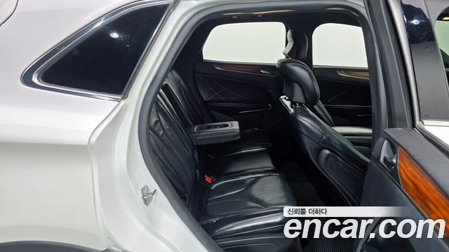 Lincoln MKC 2015 — photo 12
