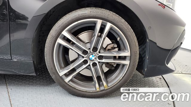 BMW 1-Series 2022 — photo 5