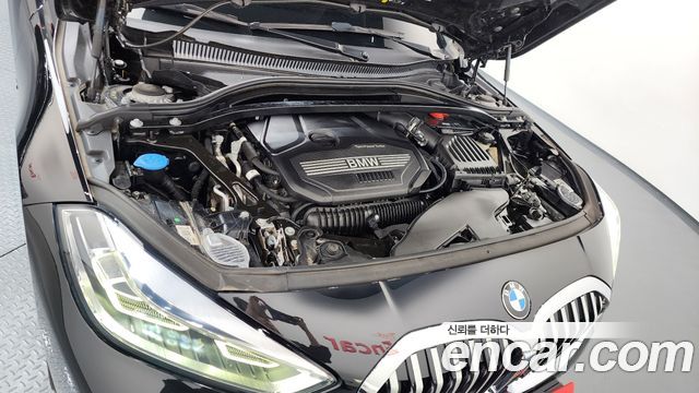 BMW 1-Series 2022 — photo 6