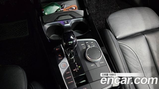 BMW 1-Series 2022 — photo 9
