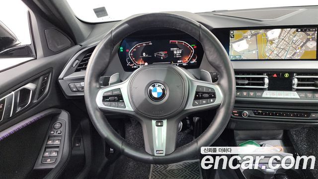 BMW 1-Series 2022 — photo 13
