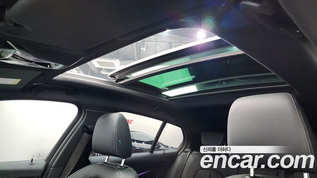 BMW 1-Series 2022 — photo 19