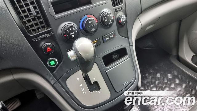 Hyundai Starex 2016 — photo 9