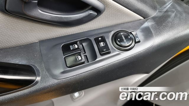 Hyundai Starex 2016 — photo 17