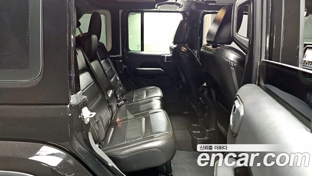 Jeep Wrangler 2019 — photo 11