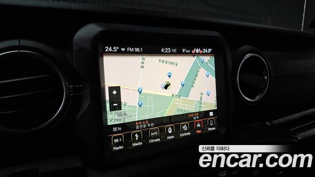 Jeep Wrangler 2019 — photo 14