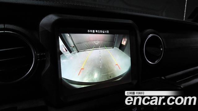 Jeep Wrangler 2019 — photo 15