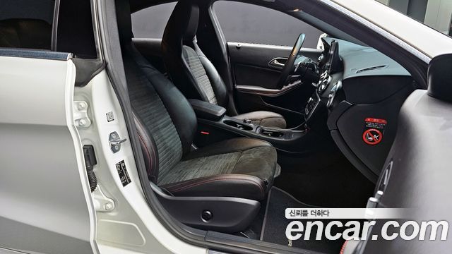Mercedes-Benz CLA-Class 2019 — photo 10