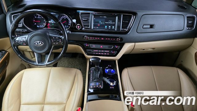Kia Canival 2018 — photo 7