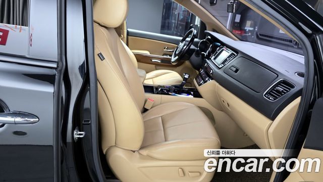 Kia Canival 2018 — photo 11