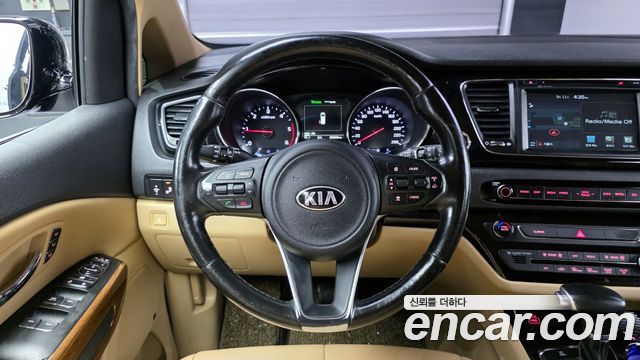 Kia Canival 2018 — photo 13