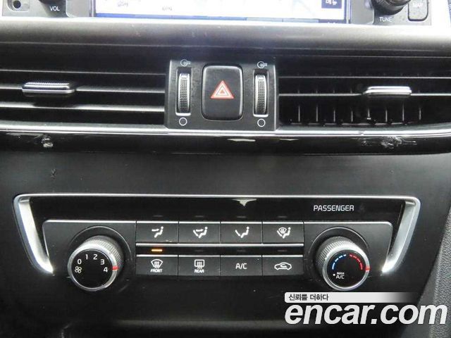 Kia K5 2016 — photo 11