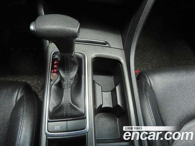 Kia K5 2016 — photo 12