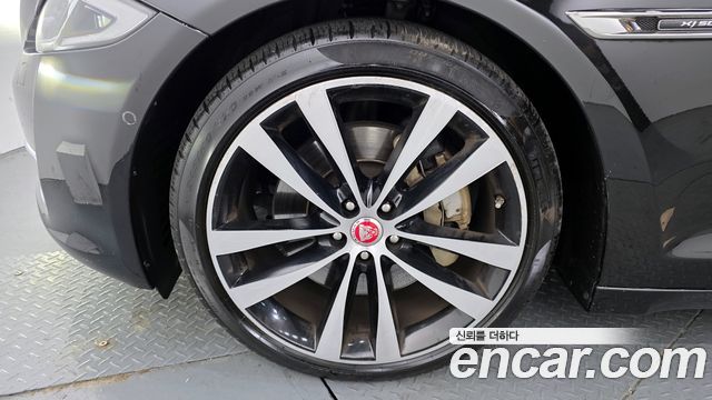 Jaguar XJ 2019 — photo 5