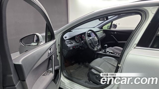 Peugeot 508 2014 — photo 11