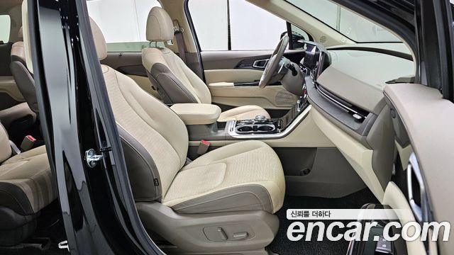 Kia Canival 2022 — photo 11