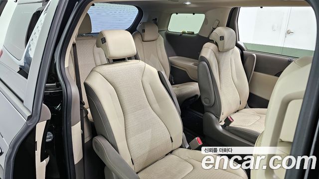 Kia Canival 2022 — photo 13