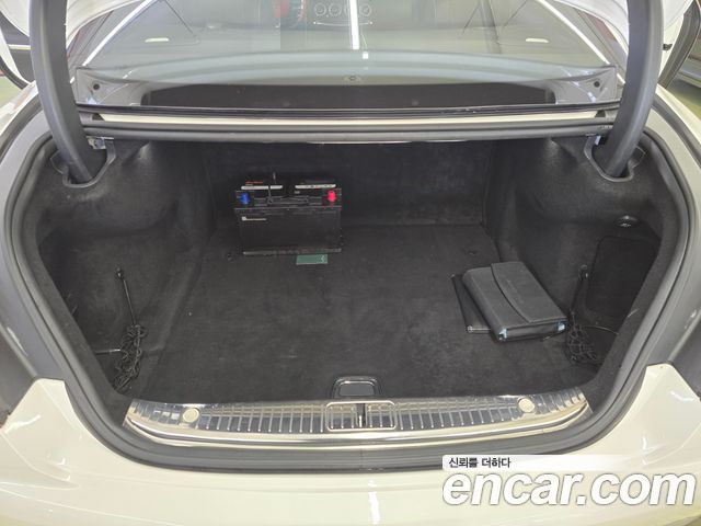 Mercedes-Benz S-Class 2017 — photo 20