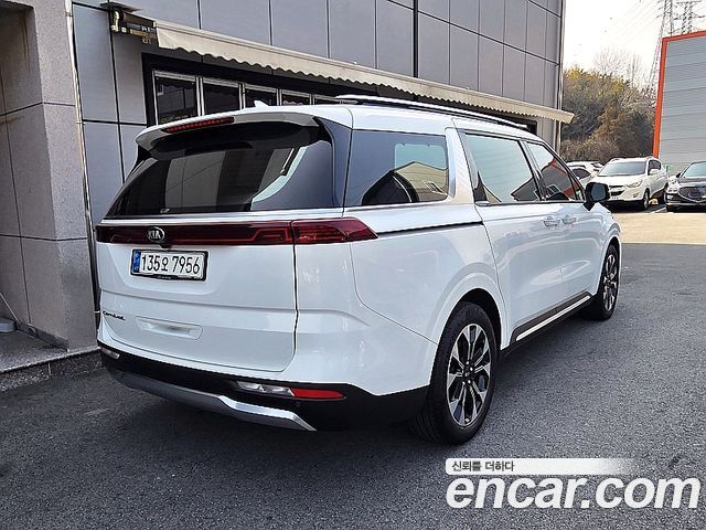 Kia Canival 2021 — photo 3