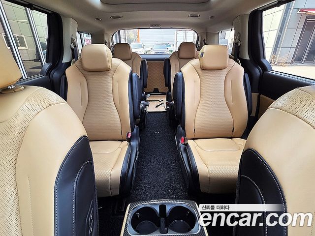 Kia Canival 2021 — photo 12