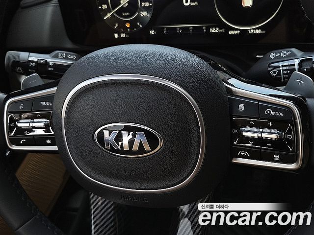 Kia Canival 2021 — photo 15