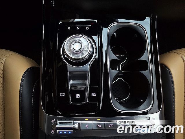 Kia Canival 2021 — photo 16