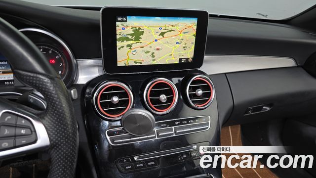 Mercedes-Benz C-Class 2018 — photo 13