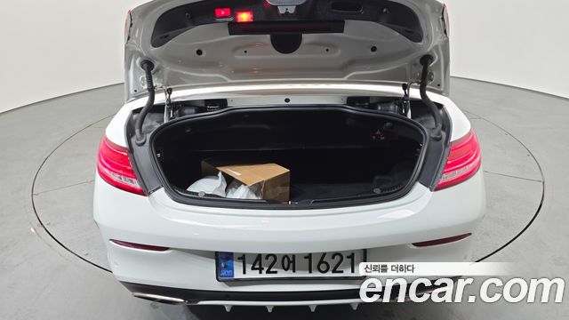 Mercedes-Benz C-Class 2018 — photo 19