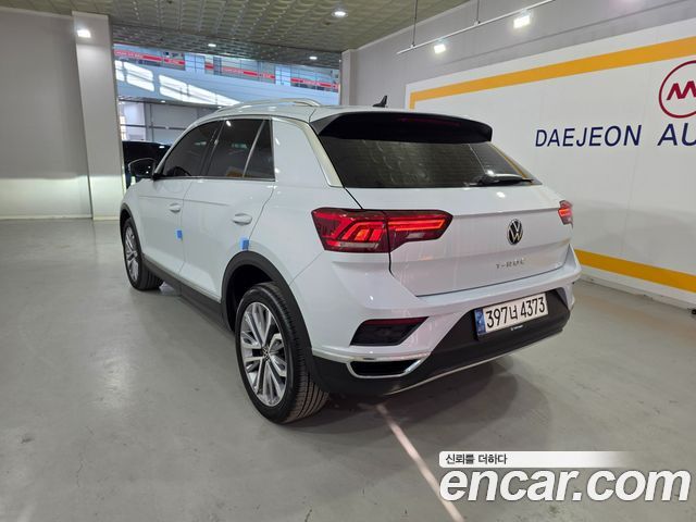 Volkswagen T-Roc 2021 — photo 3