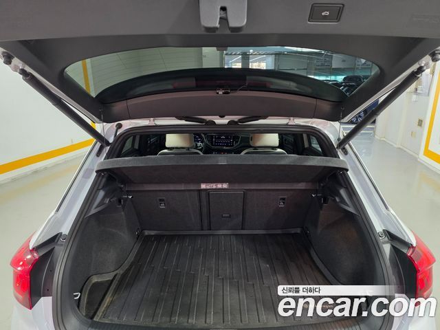 Volkswagen T-Roc 2021 — photo 19