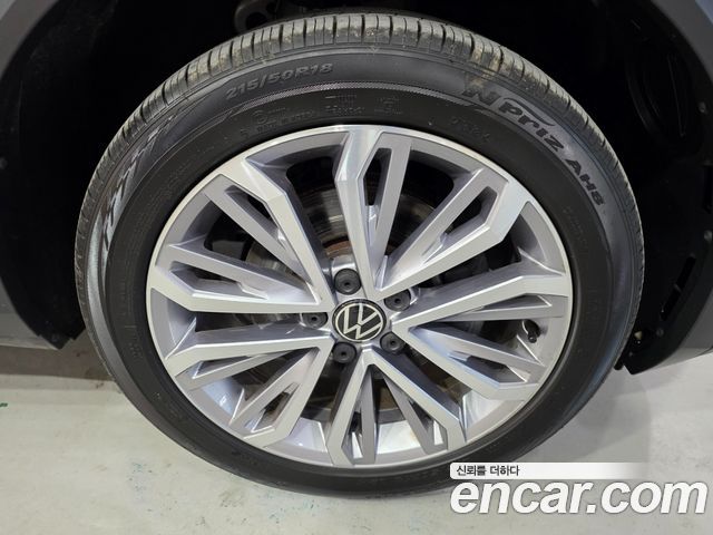 Volkswagen T-Roc 2021 — photo 20