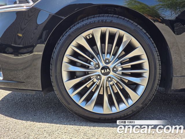 Kia K7 2016 — photo 17