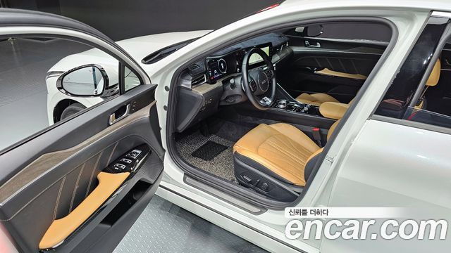 Kia K5 2023 — photo 11