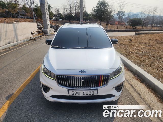 Kia Canival 2019 — photo 1