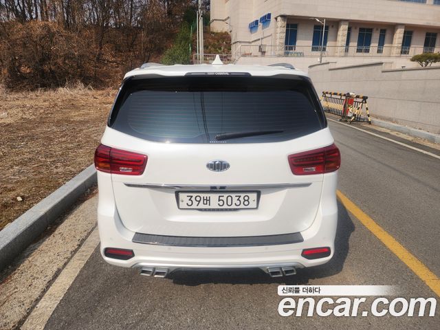 Kia Canival 2019 — photo 6