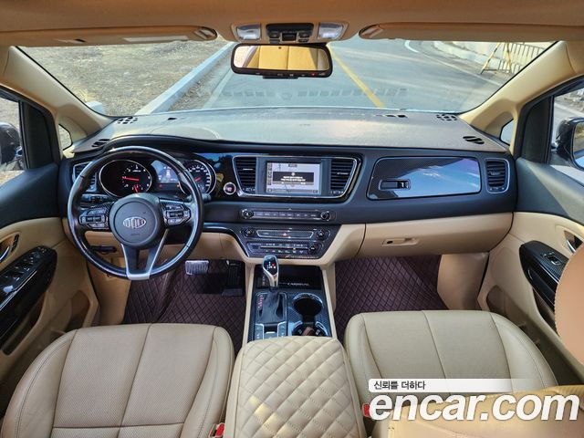 Kia Canival 2019 — photo 10