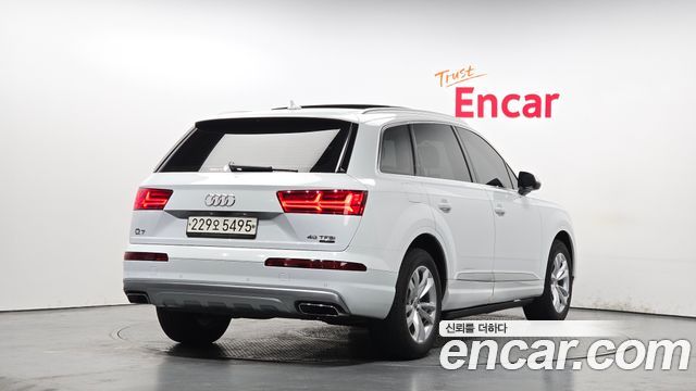Audi Q7 2019 — photo 2